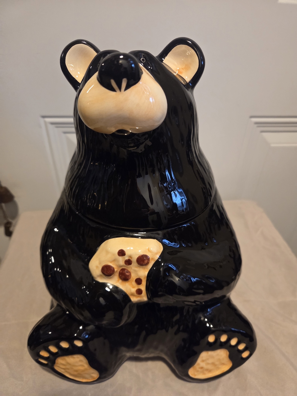 Bearfoots by Jeff Flemming Black Bear Ceramic Cookie Jar.(Big Sky Carvers).